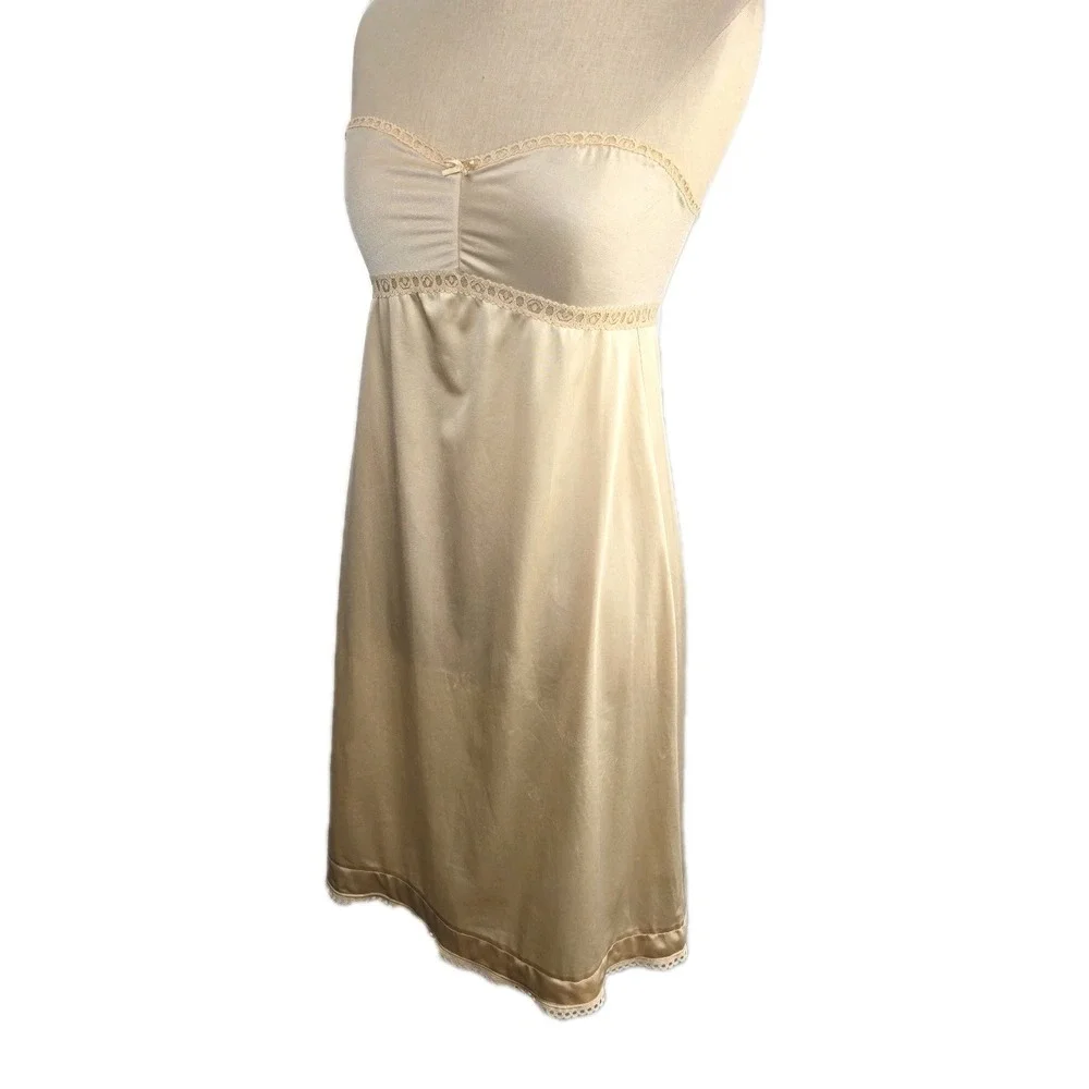 Vanity Fair Vtg Strapless Full Slip Size 34 Champagne Beige Made In USA Lingerie
